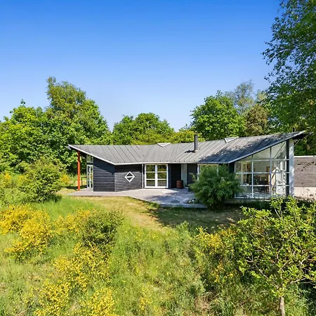 2 Bedroom Nice In * Tisvildeleje